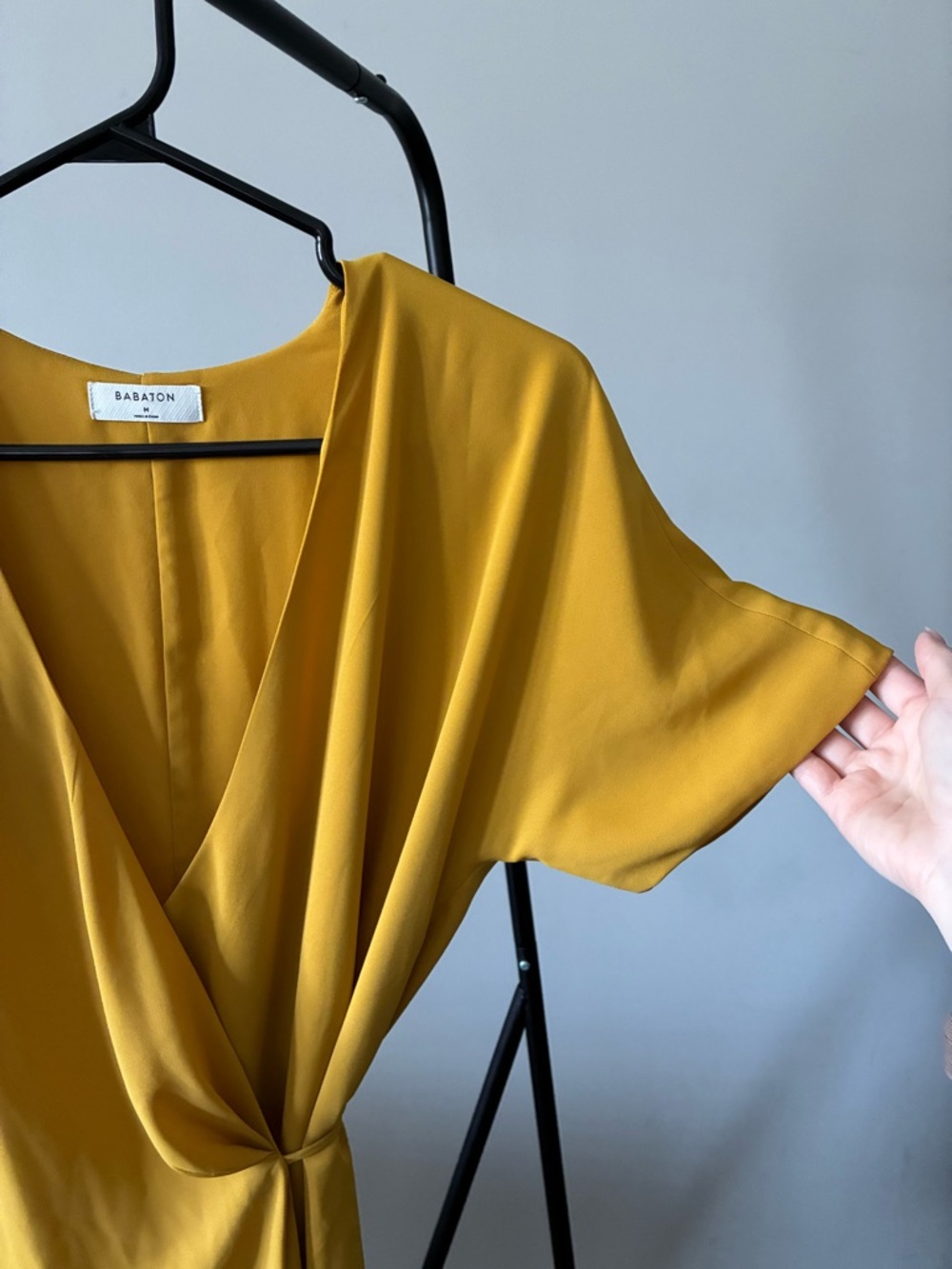 Aritzia - Babaton Wrap Dress - Picture 5 of 7